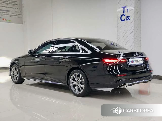 Mercedes-Benz E-Class 2023 Черный из Китая, фото 5