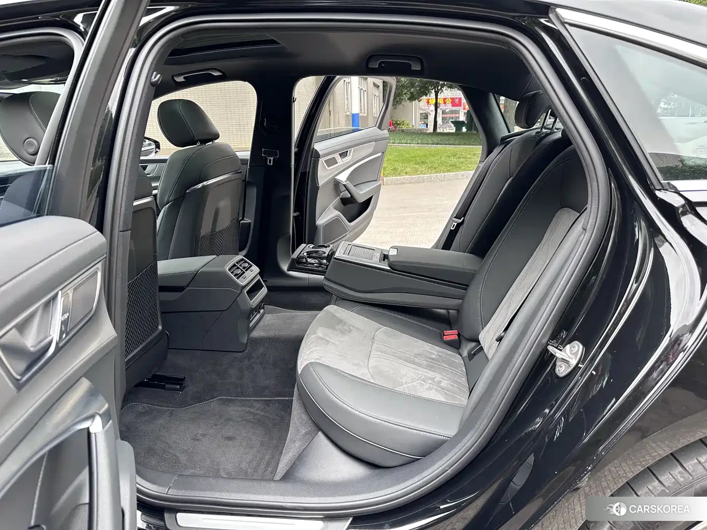 Audi A6L 2024 Черный из Китая, фото 4