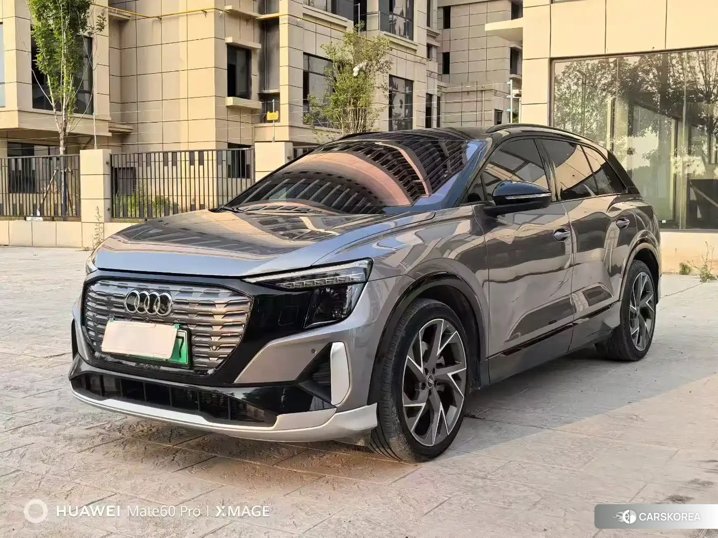 Audi Q5L 2022 Silver/gray из Китая, фото 4