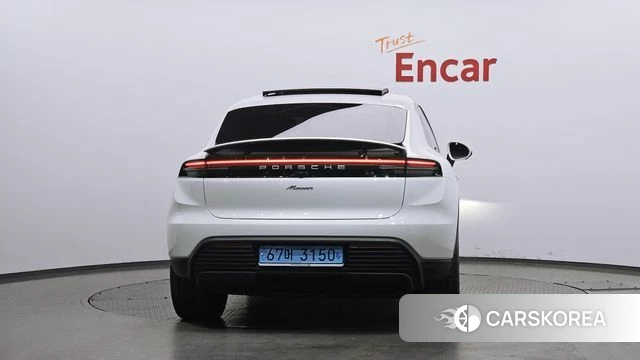 Porsche Makan EV id 4279892 из Кореи 14