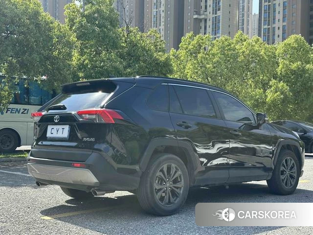 Toyota RAV4 2023 Черный из Китая, фото 5