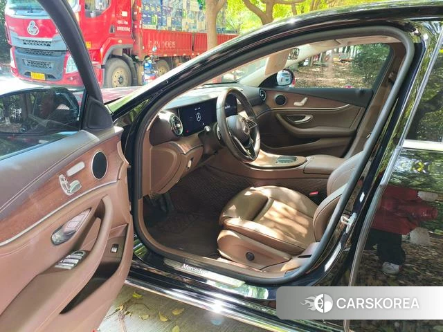 Mercedes-Benz E-Class 2022 Черный из Китая, фото 6