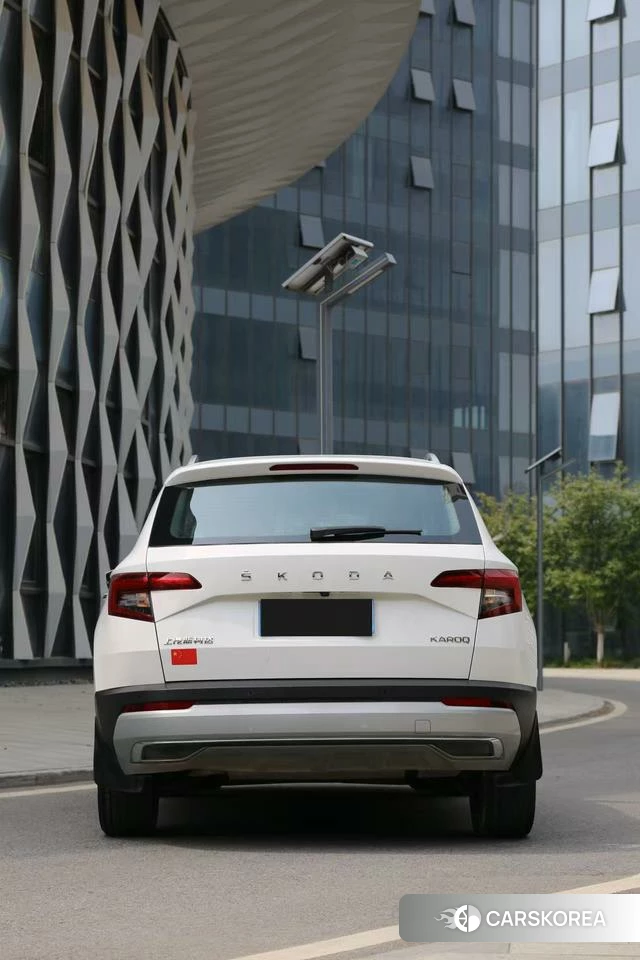 Skoda Karoq 2021 Белый из Китая, фото 4