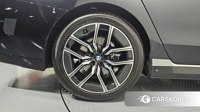 BMW 7 Series (G70) id 5020799 из Кореи 33