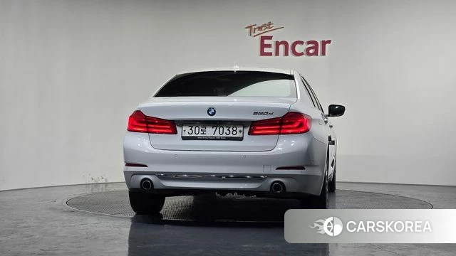 BMW 5 Series (G30) id 3796356 из Кореи 14
