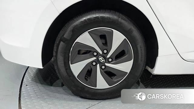 Hyundai Ionic Hybrid id 4647647 из Кореи 26