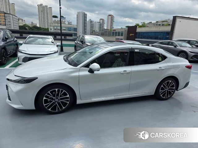 Toyota Camry (XV80) 2026 Белый из Кореи, фото 5