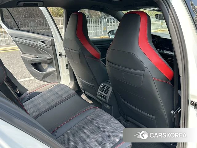 Volkswagen Golf 2022 Белый из Китая, фото 6