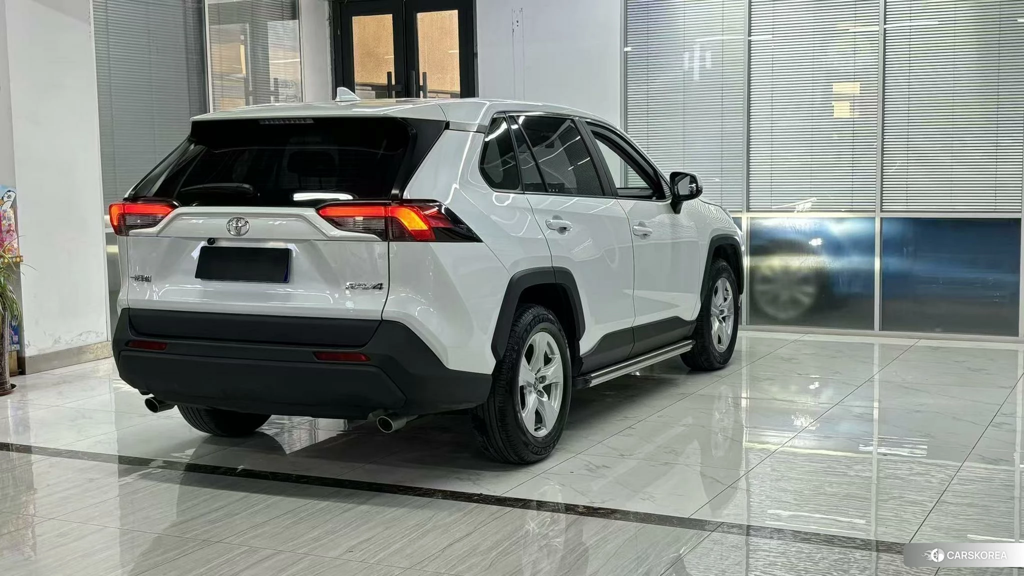 Toyota RAV4 2024 Белый из Китая, фото 4