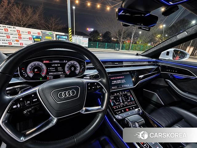 Audi A8 (D5) 2020 Светло-серебряный цвет из Кореи, фото 4