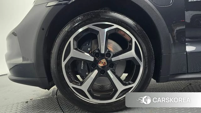 Porsche Taycan id 4980076 из Кореи 25