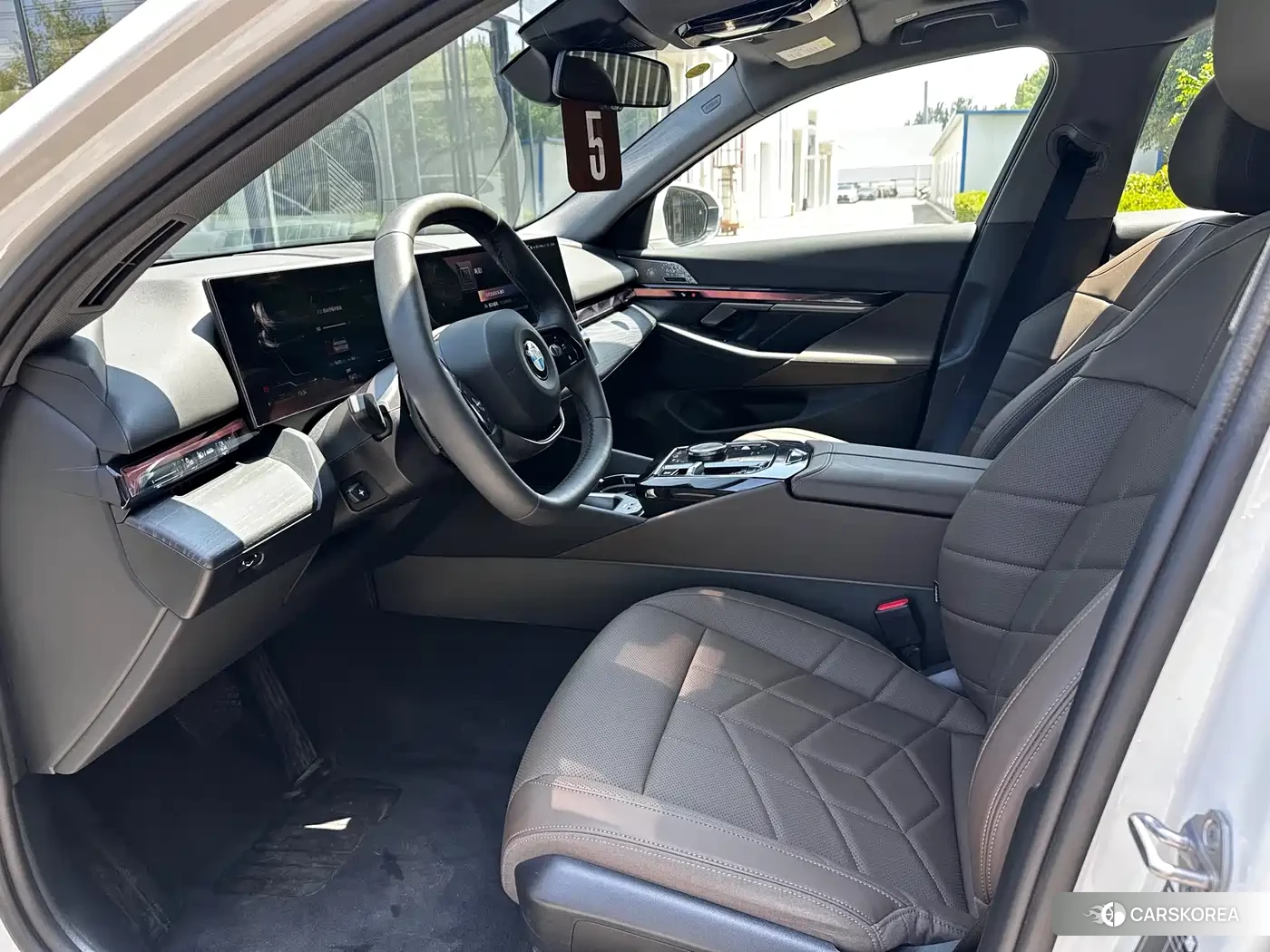 BMW 5 series 2025 Белый из Китая, фото 4