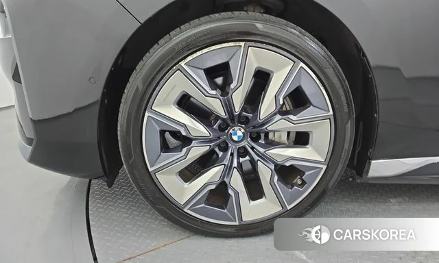 BMW i7 (G70) id 4935285 из Кореи 32