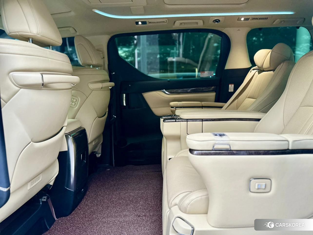 Toyota Alphard 2021 Белый из Китая, фото 6