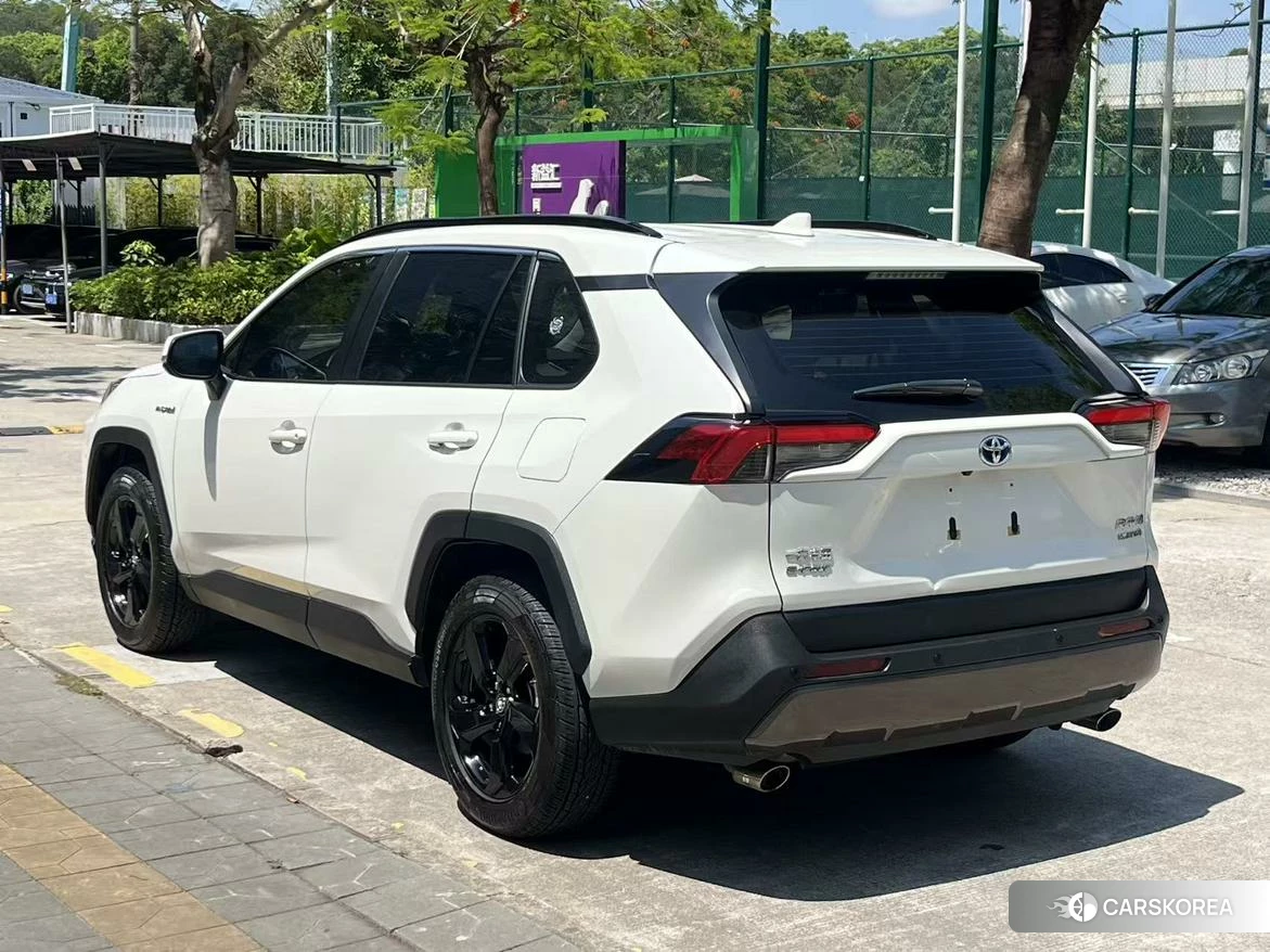 Toyota RAV4 2021 Белый из Китая, фото 4