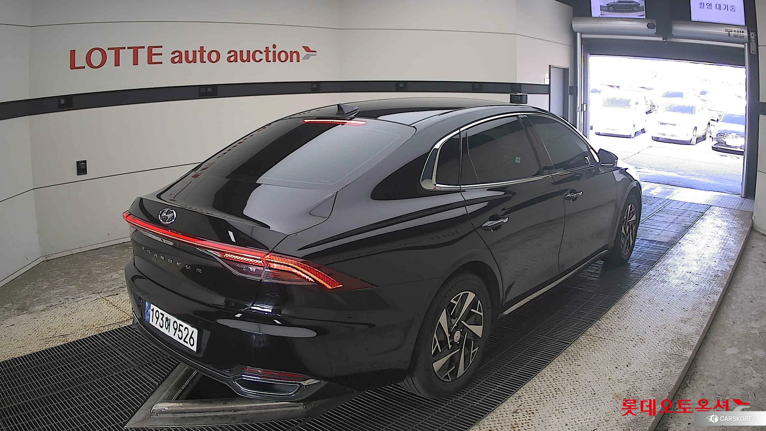 Hyundai Grandeur Hybrid id 5001037 из Кореи 31