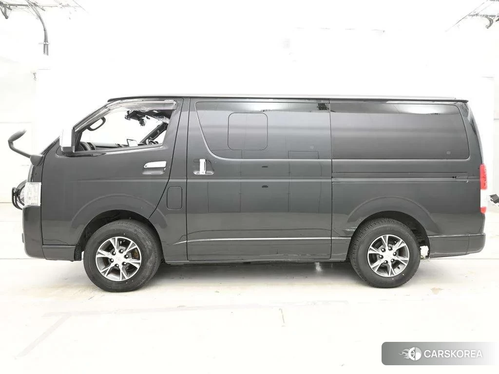 Toyota HiAce Van 2022 из Японии, фото 4