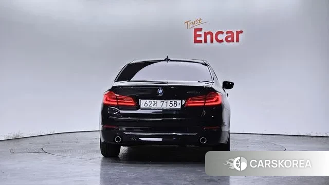 BMW 5 Series (G30) id 3703841 из Кореи 14
