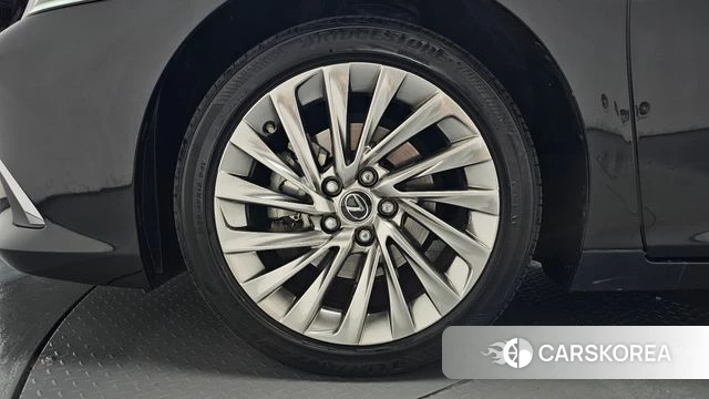 Lexus ES300h 7th generation id 5046163 из Кореи 33