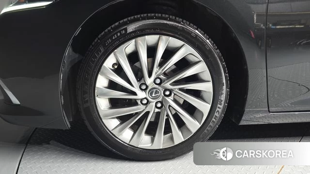 Lexus ES300h 7th generation id 4998519 из Кореи 30
