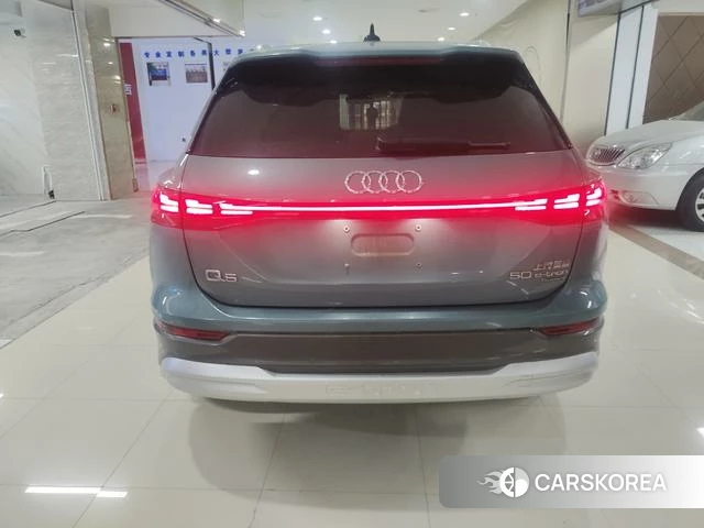 Audi Q5L 2023 Зеленый из Китая, фото 4