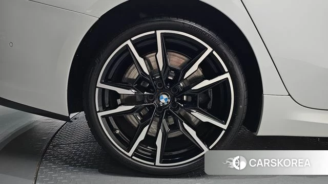 BMW 8 Series (G15) id 4949865 из Кореи 32