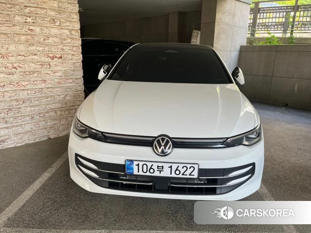 Volkswagen Golf 8th Generation 2025 Белый из Кореи, фото 4