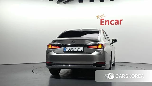 Lexus ES300h 7th generation id 5011043 из Кореи 14