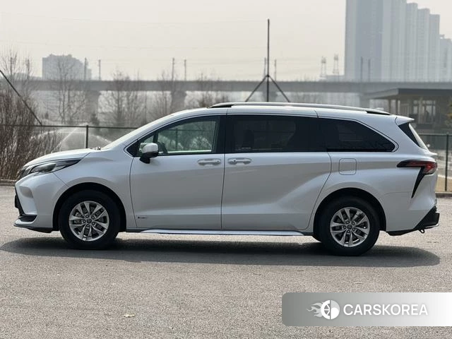 Toyota Granvia 2024 Белый из Китая, фото 5