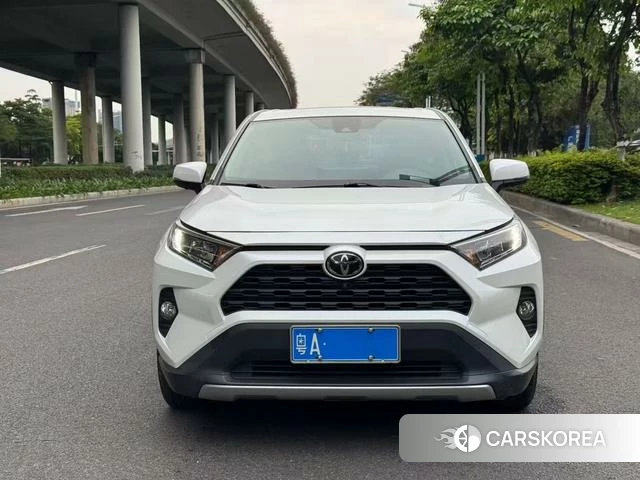 Toyota RAV4 2021 Белый из Китая, фото 4