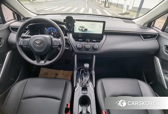 Toyota Corolla 2025 Серебристо-серый из Китая, фото 4