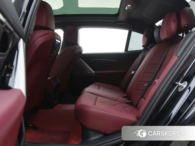 BMW 5 series 2025 Черный из Китая, фото 5