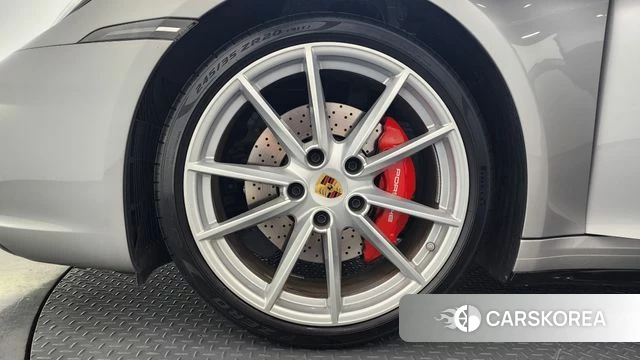 Porsche 911(992) id 4792105 из Кореи 26
