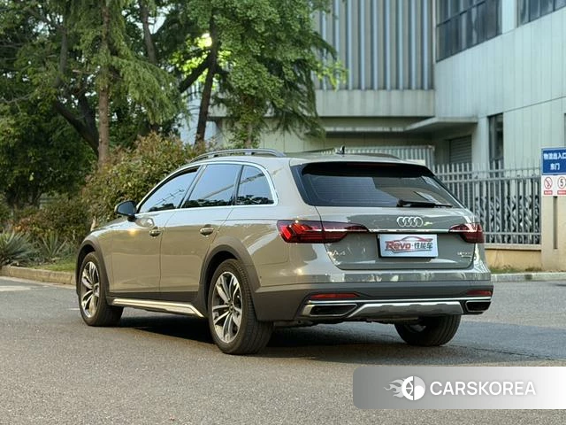 Audi A4L 2021 Темно-серый из Китая, фото 4