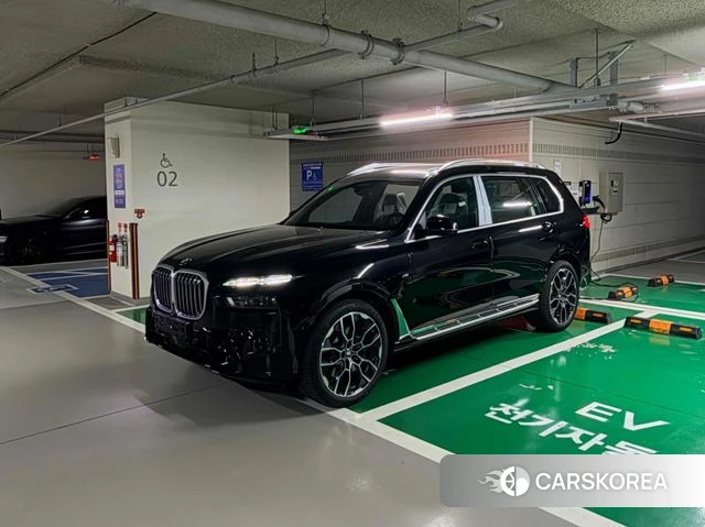 BMW X7 (G07) 2026 Черный из Кореи, фото 4