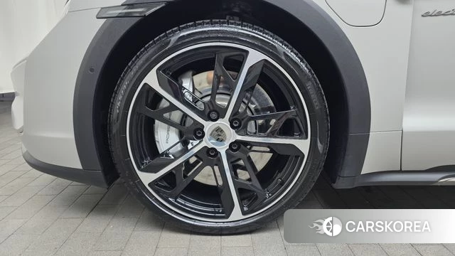 Porsche Taycan id 4897770 из Кореи 27