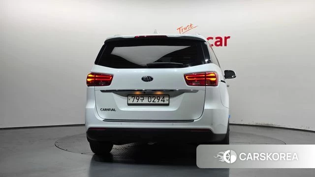 Kia The New Carnival id 5054537 из Кореи 14