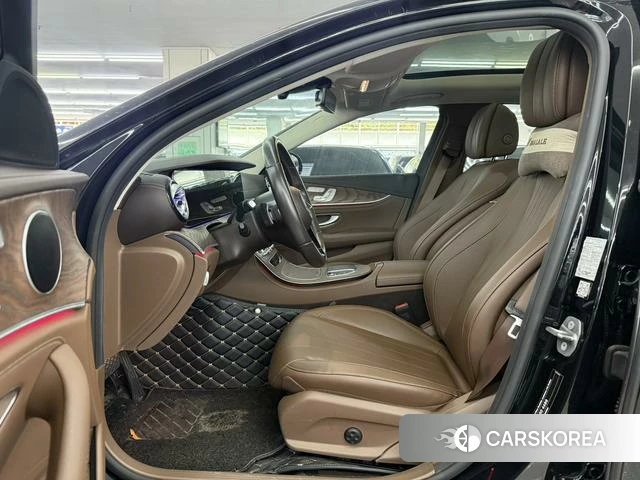 Mercedes-Benz E-Class 2023 Черный из Китая, фото 6