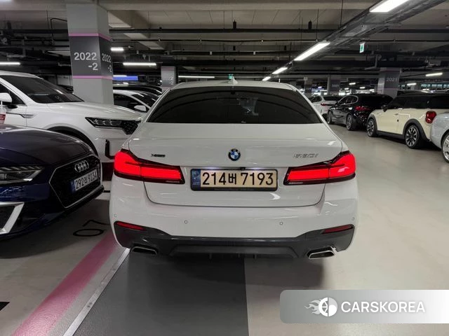 BMW 5 Series (G30) 2022 Белый из Кореи, фото 4
