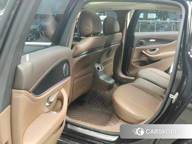 Mercedes-Benz E-Class 2023 Черный из Китая, фото 4