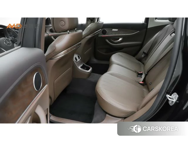 Mercedes-Benz E-Class 2022 Черный из Китая, фото 4