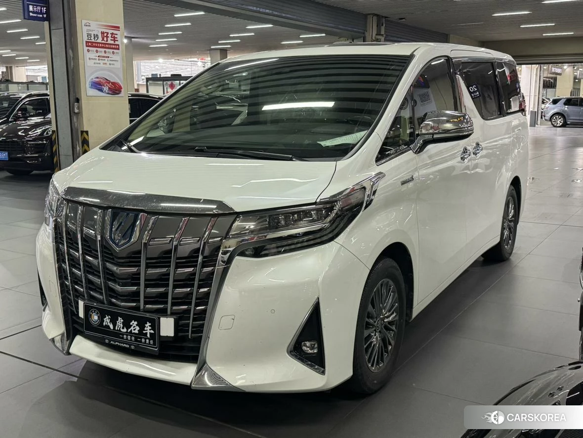 Toyota Alphard 2021 Белый из Китая, фото 4