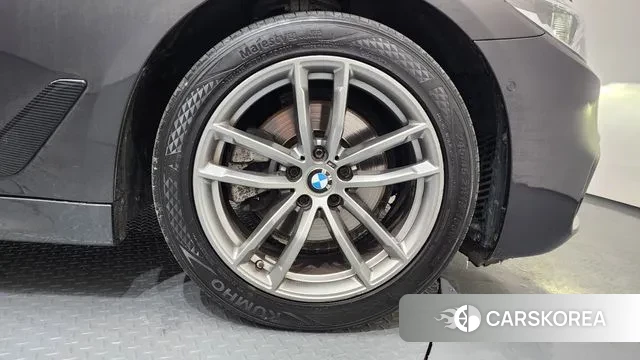 BMW 5 Series (G30) id 3666180 из Кореи 14