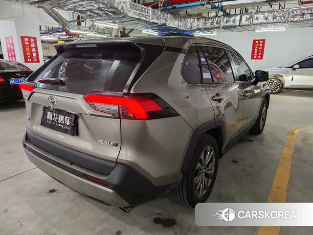 Toyota RAV4 2024 Серебристо-серый из Китая, фото 4
