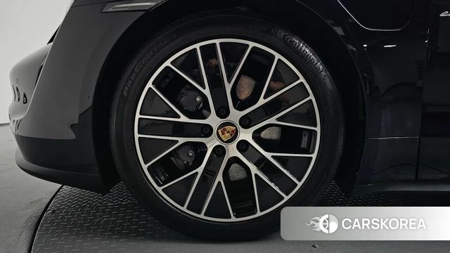 Porsche Taycan id 4921833 из Кореи 34