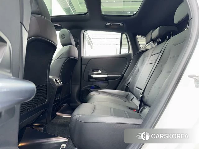 Mercedes-Benz GLA 2021 Белый из Китая, фото 4
