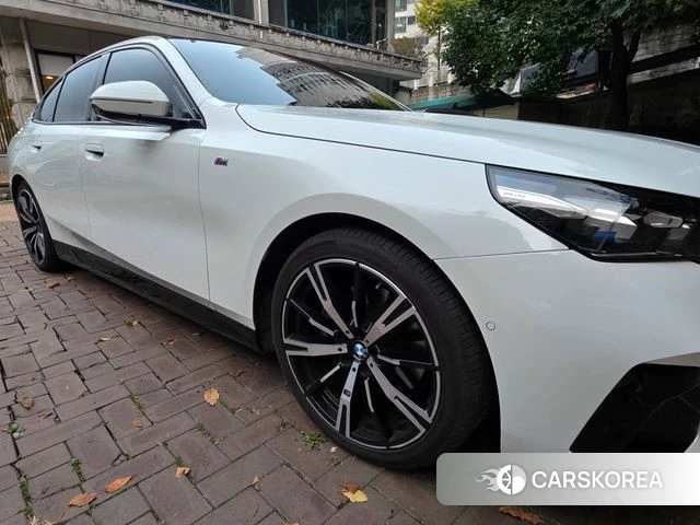 BMW 5 Series (G60) id 5045945 из Кореи 7