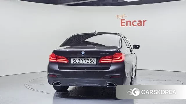 BMW 5 Series (G30) id 3499467 из Кореи 14