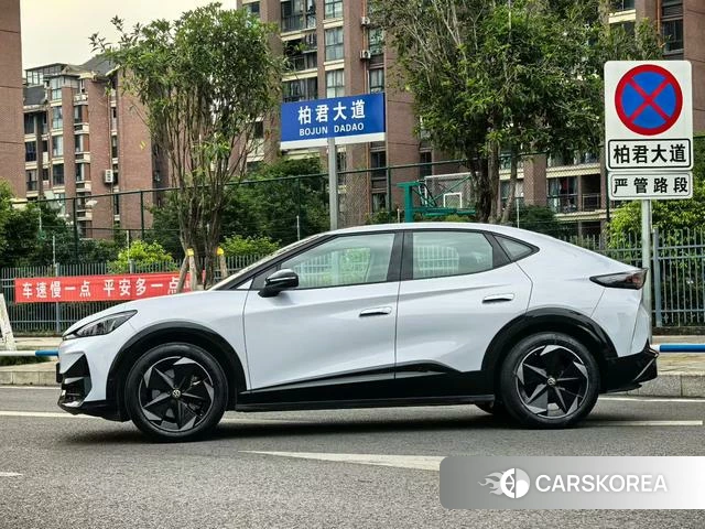 Volkswagen ID. UNYX 2025 Белый из Китая, фото 4
