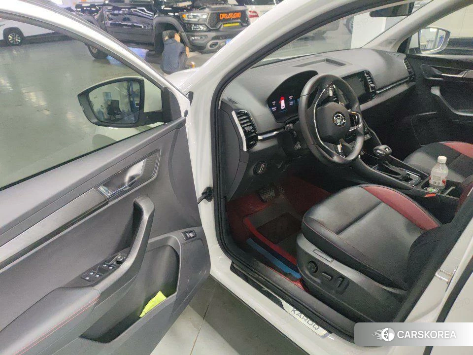 Skoda Karoq 2023 Белый из Китая, фото 6